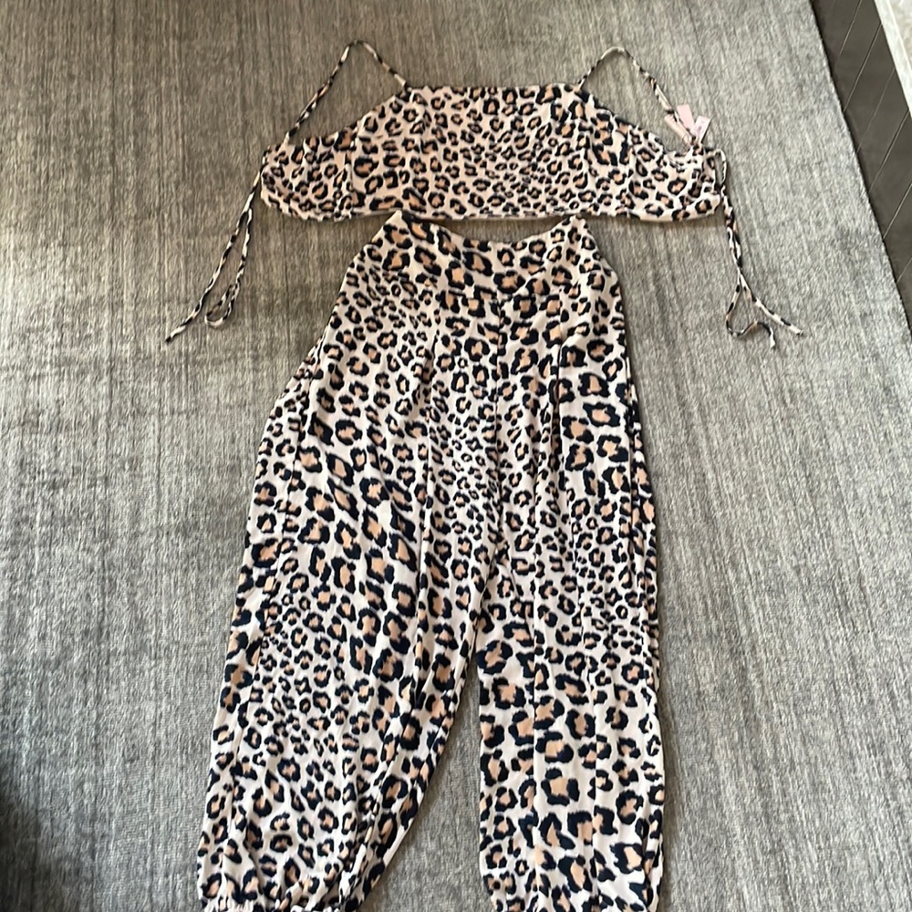 Victoria secret 2 piece set leopard